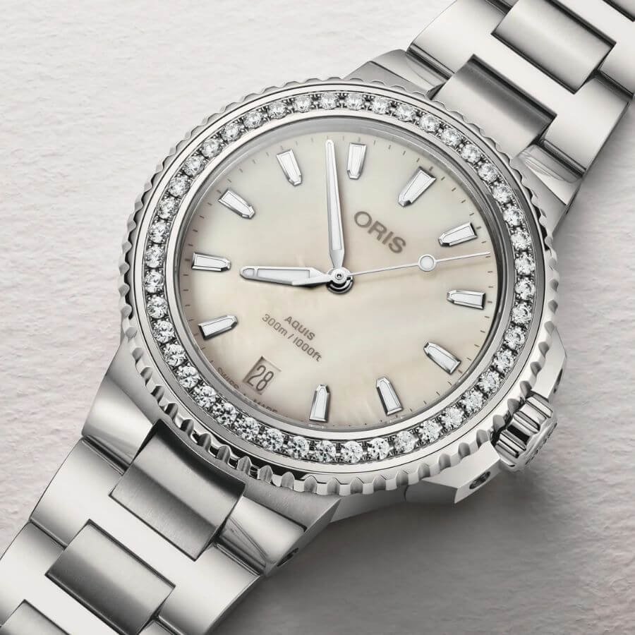 Oris Aquis Date Diamonds 01-733-7792-4956-07-8-19-05P