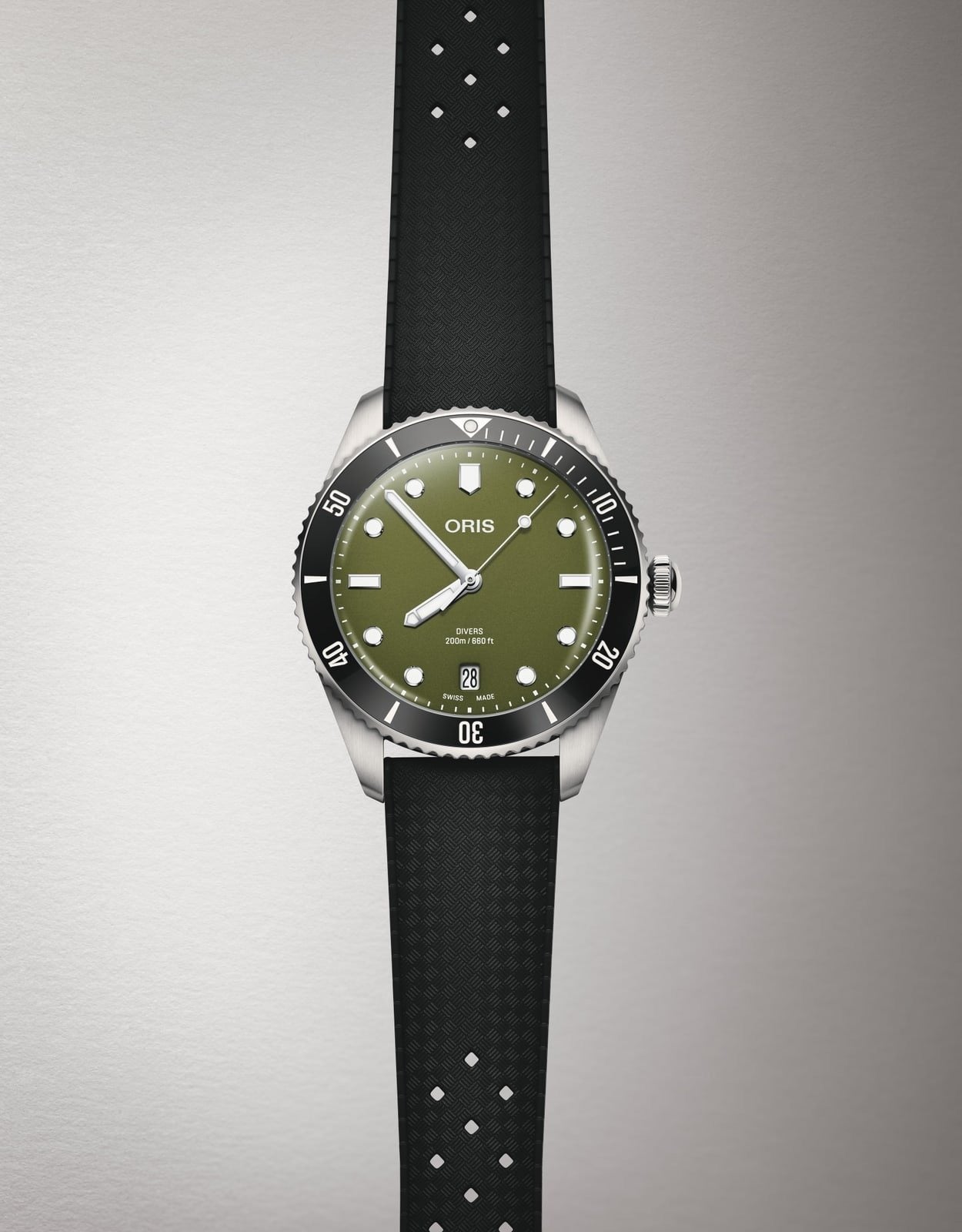 Oris Divers Date Olive rannekello 01 733 7795 4057-Set