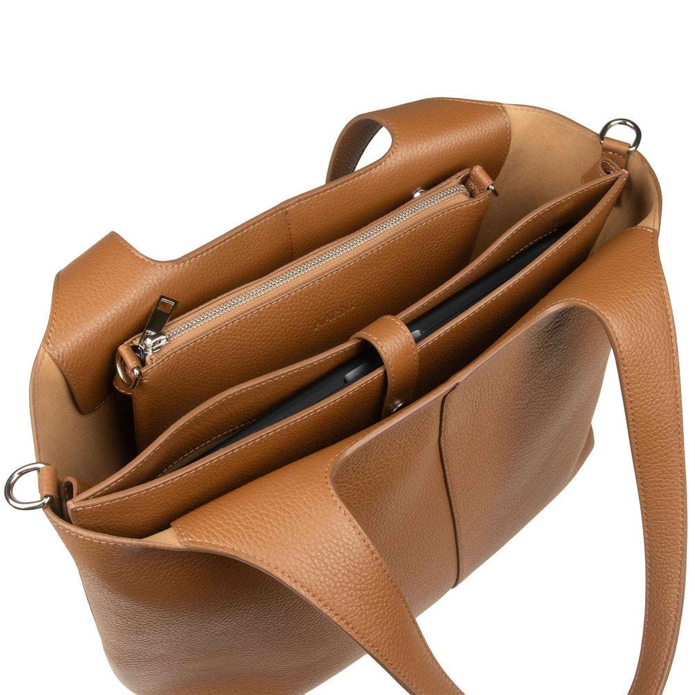 Aarni Aava Pouch-laukku konjakki